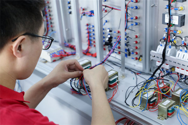 哪些行業(yè)人才火爆就業(yè)市場？人力資源管理有何啟發(fā)？